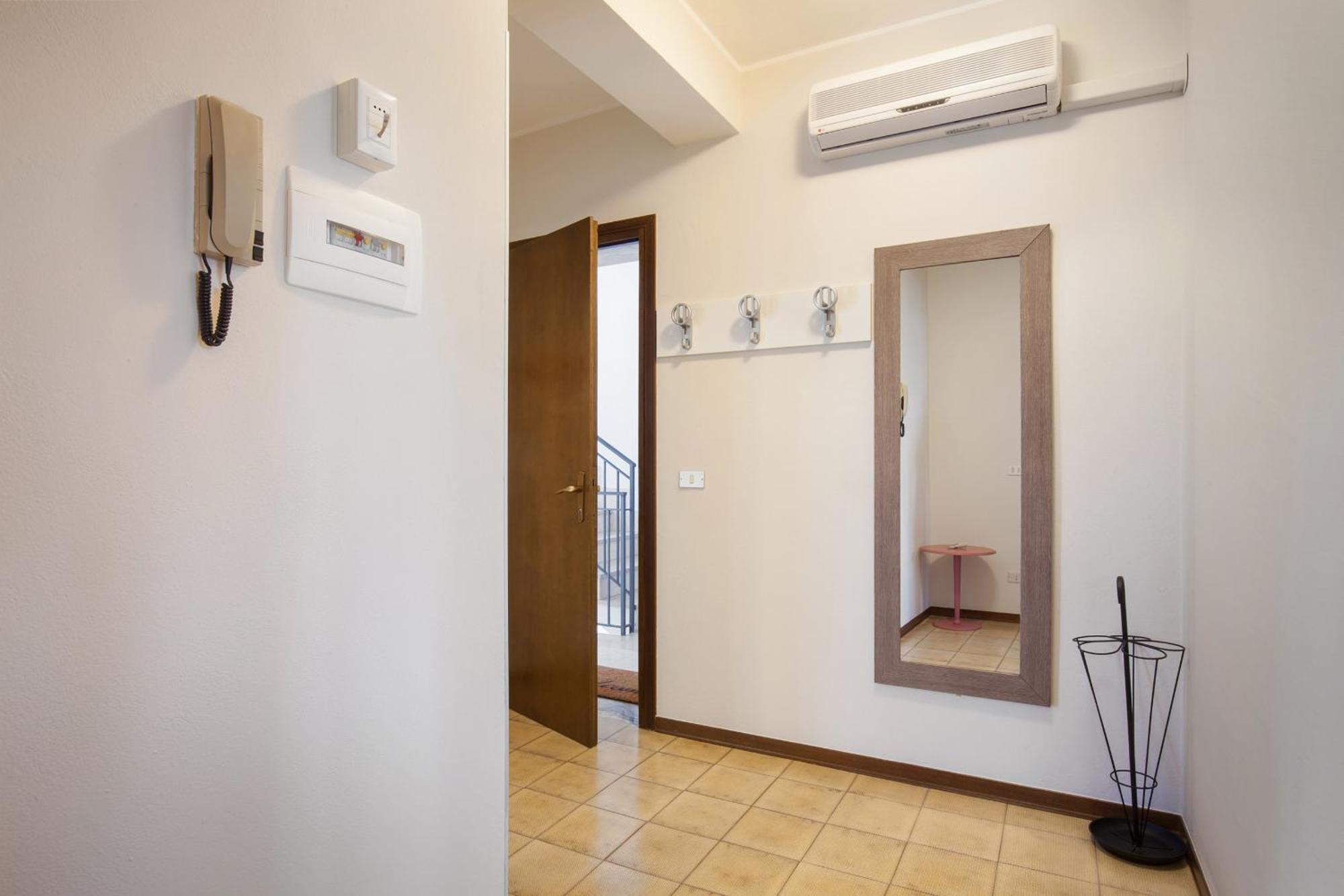 Apartment Rosa Bourbon Lazise Exterior photo