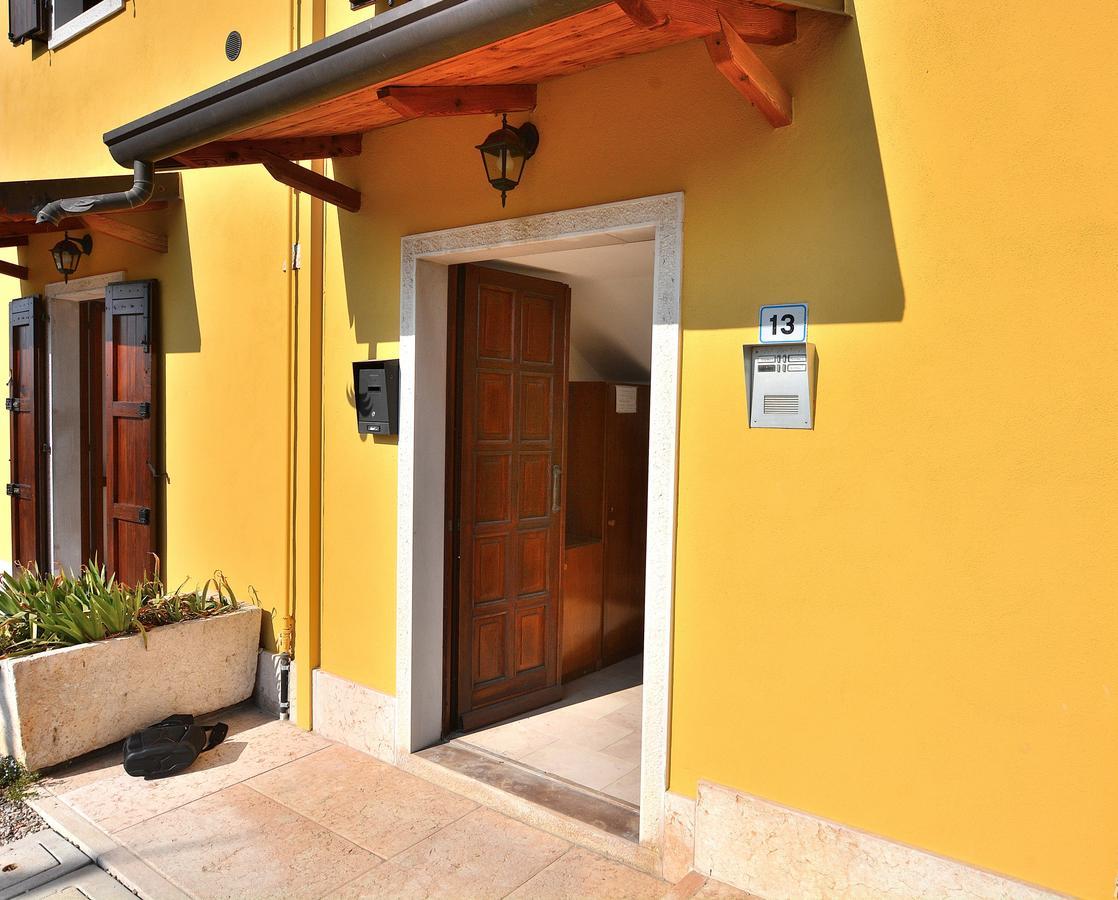 Apartment Rosa Bourbon Lazise Exterior photo